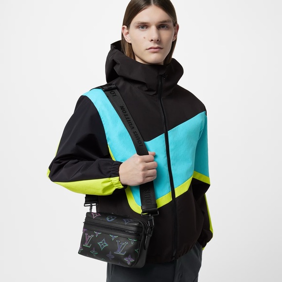 Louis Vuitton - Comet Messenger PM - M22495 - Picture 4 of 5